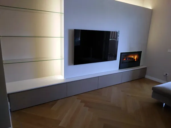 Mobile TV in cartongesso